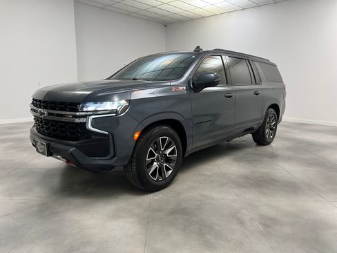 Used 2021 Chevrolet Suburban Z71 w/ Z71 Off-Road Package image 3