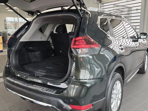 Used 2019 Nissan Rogue SV AWD/4WD image 12