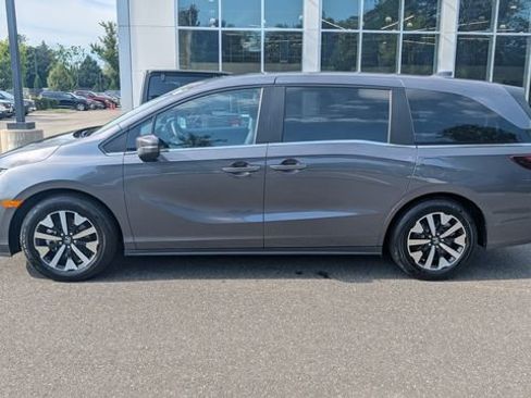 Certified 2026 Honda Odyssey EX-L image 3