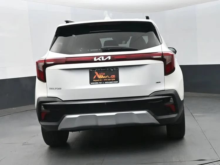 Used 2024 Kia Seltos S AWD/4WD image 6