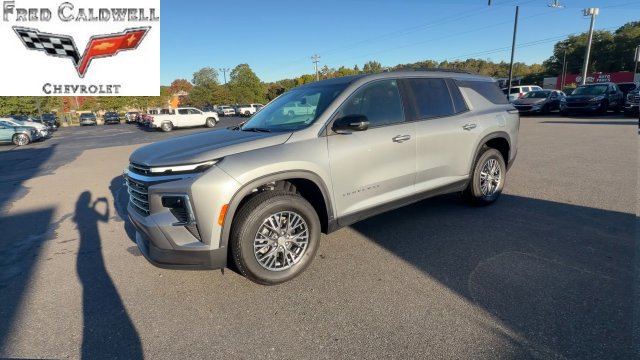 Used 2026 Chevrolet Traverse LT FWD image 7
