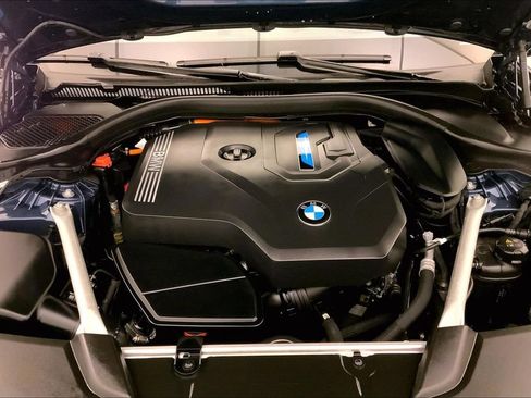 Certified 2023 BMW 530e xDrive w/ Executive Package AWD/4WD image 9