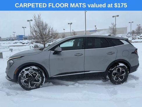 Used 2023 Kia Sportage LX image 4
