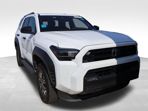 Used 2025 Toyota 4Runner SR5 AWD/4WD image 10