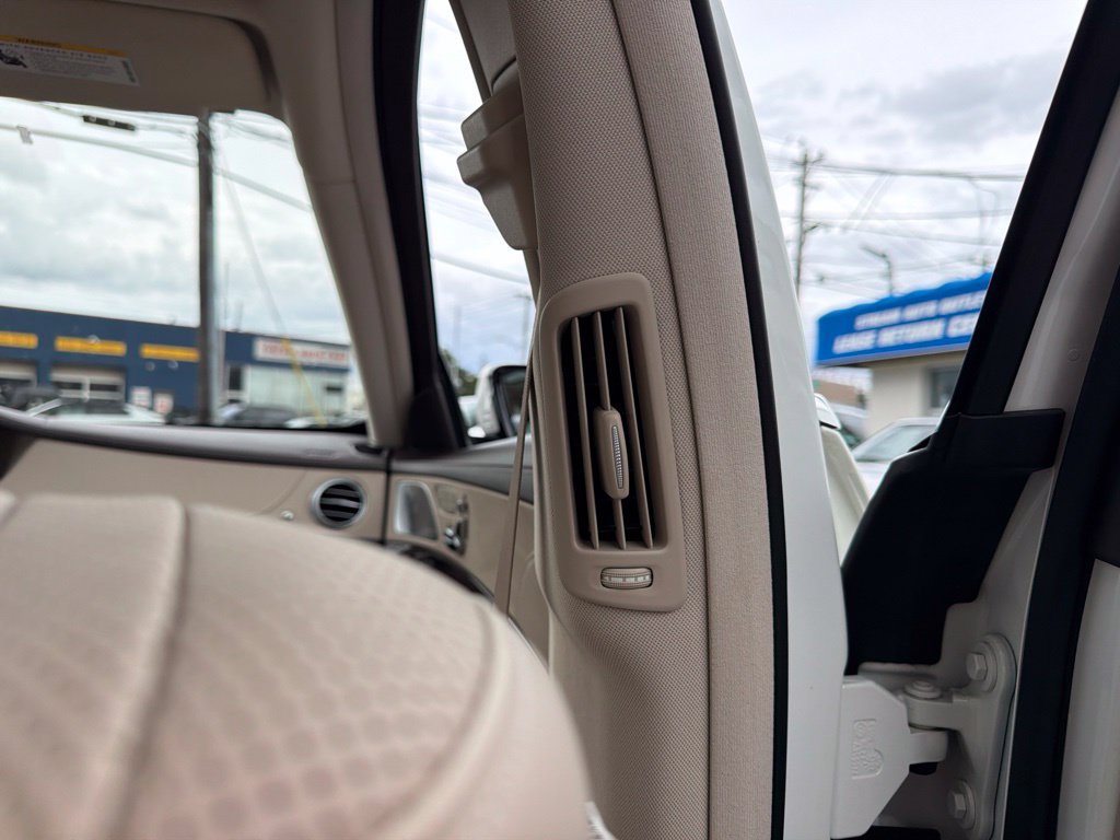 Used 2020 Mercedes-Benz S 560 4MATIC Sedan image 24