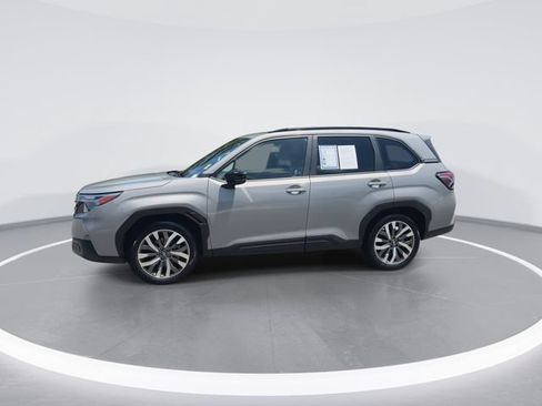 Certified 2025 Subaru Forester Touring AWD/4WD image 4