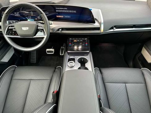 New 2026 Cadillac Vistiq Platinum image 13