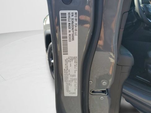 Used 2023 Jeep Compass Trailhawk AWD/4WD image 27