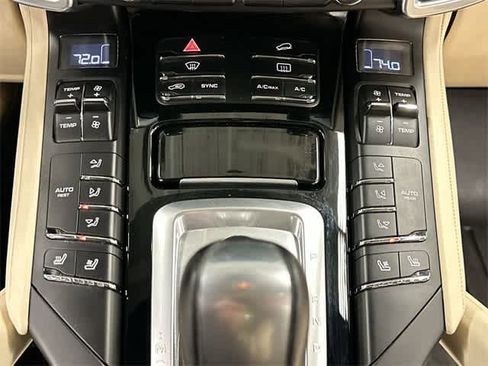 Used 2017 Porsche Cayenne Turbo image 14