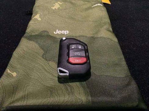 Used 2024 Jeep Wrangler Sahara 4xe w/ Technology Group image 15