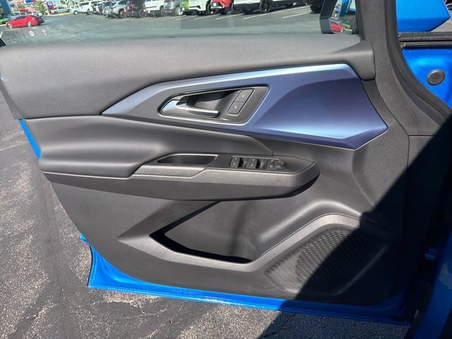 Certified 2024 Chevrolet Equinox EV LT FWD image 11