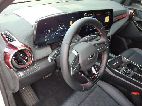 Used 2025 Chevrolet Equinox RS w/ Safety and Technology Package AWD/4WD image 3