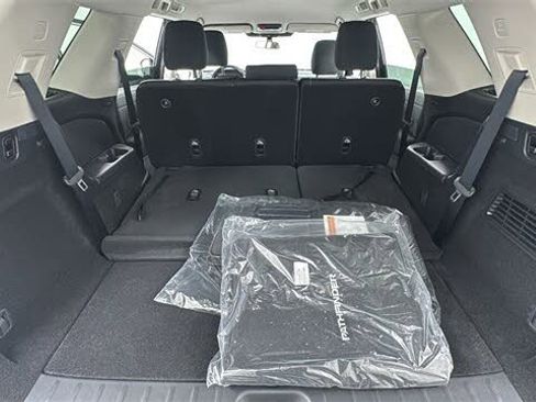 New 2026 Nissan Pathfinder S image 15