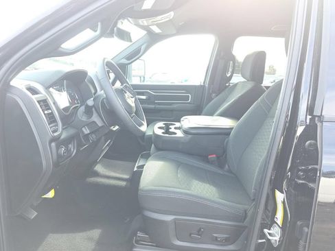 Used 2025 RAM 2500 Big Horn AWD/4WD image 2
