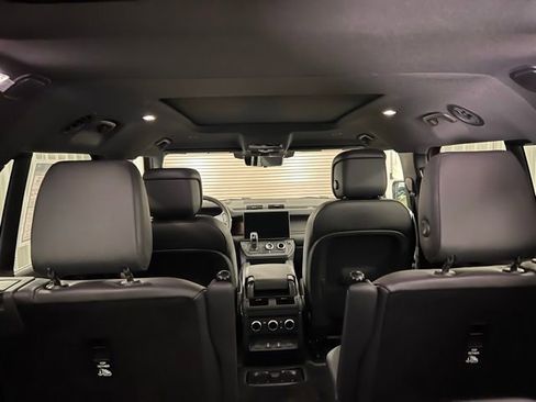 New 2026 Land Rover Defender 130 X-Dynamic SE image 30