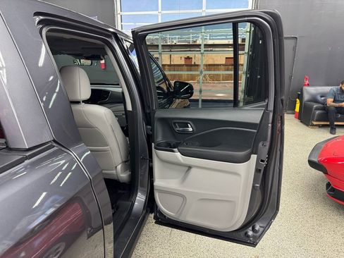 Used 2023 Honda Ridgeline RTL-E image 16