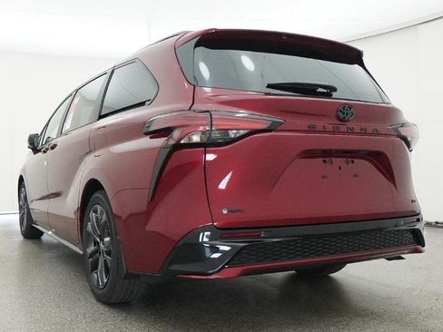 New 2026 Toyota Sienna XSE FWD image 2