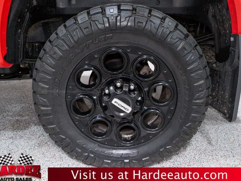 Used 2024 Ford F250 Lariat w/ Black Appearance Package image 10