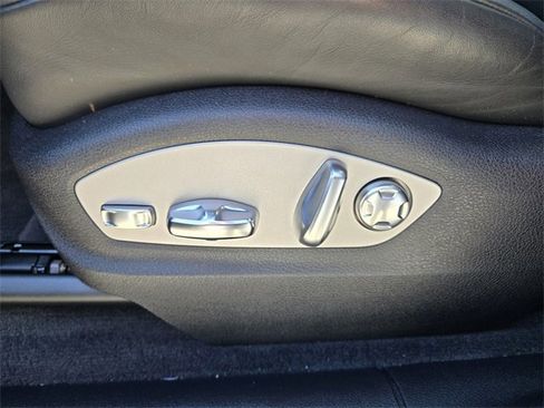 Used 2022 Porsche Macan image 12