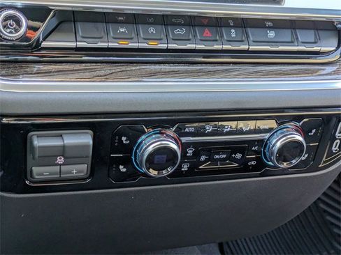 New 2026 GMC Sierra 1500 Elevation image 23