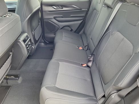 New 2025 Jeep Grand Cherokee Laredo w/ Trailer Tow Package image 23