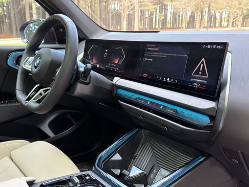 Certified 2025 BMW X3 xDrive30i w/ M Sport Package image 21