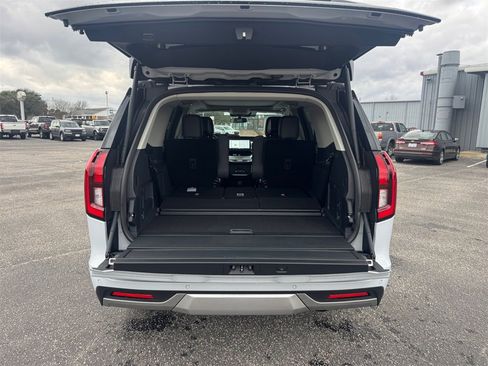 New 2026 Ford Expedition Platinum w/ Driver's Package image 17