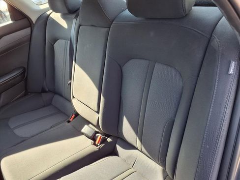 Used 2023 Kia K5 LXS image 9