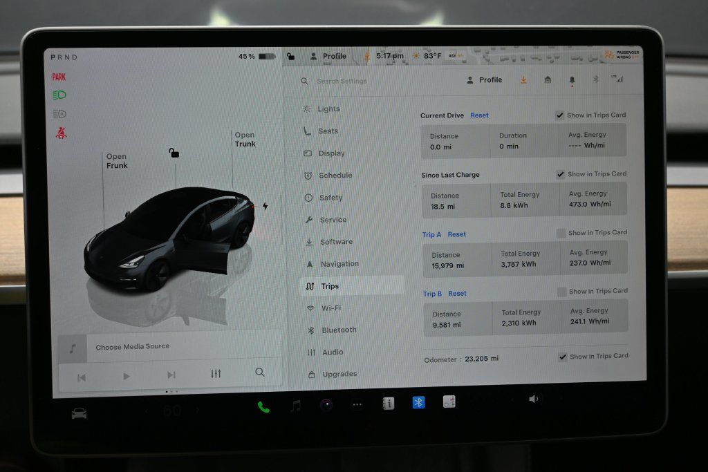 Used 2023 Tesla Model 3 Standard Range RWD image 29