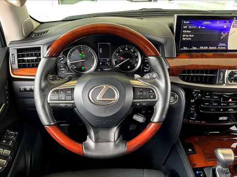 Used 2020 Lexus LX 570 4WD w/ Luxury Package image 6