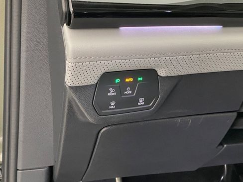 Used 2024 Volkswagen Atlas Peak Edition SEL image 18