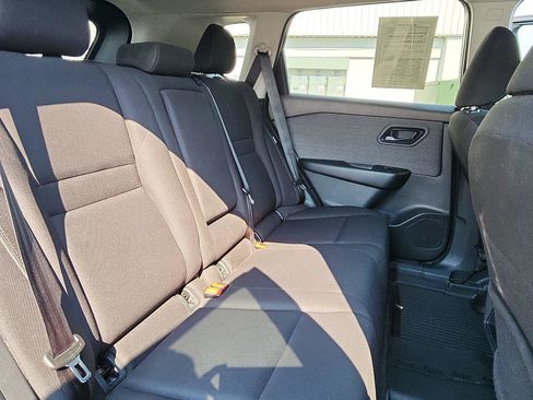 Used 2023 Nissan Rogue S image 22