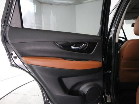 Used 2018 Nissan Rogue SL AWD/4WD image 36