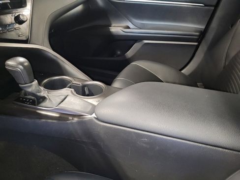 Used 2021 Toyota Camry SE FWD image 26
