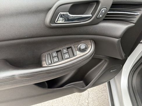 Used 2015 Chevrolet Malibu LT w/ Leather Package image 10