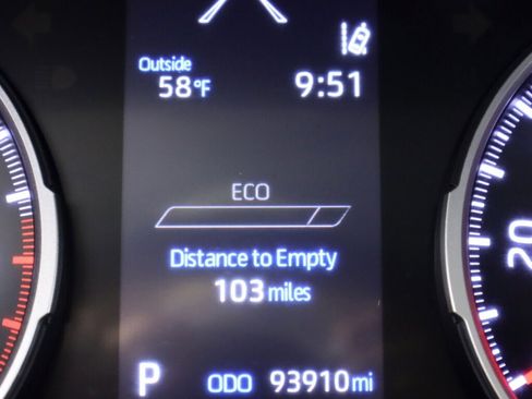 Used 2021 Toyota RAV4 LE AWD/4WD image 14