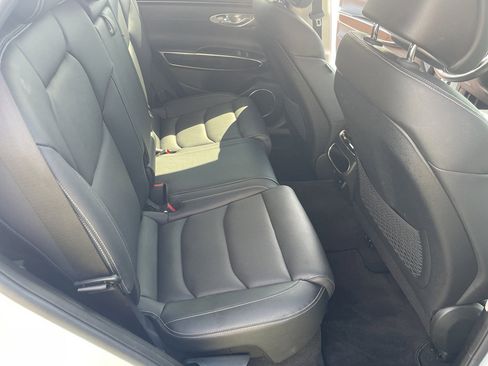 Used 2025 Genesis GV70 2.5T image 32