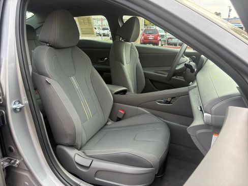 Used 2026 Hyundai Elantra Hybrid FWD image 34