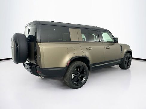 New 2026 Land Rover Defender 130 X-Dynamic SE image 5