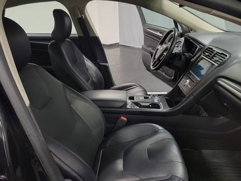 Used 2018 Ford Fusion Titanium AWD/4WD image 22
