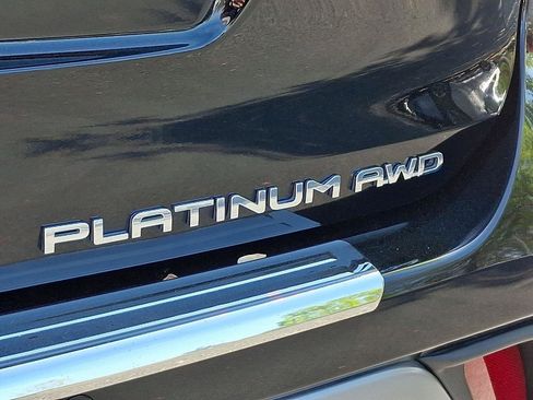 Used 2025 Toyota Highlander Platinum image 34