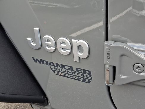 Used 2020 Jeep Wrangler Unlimited Sport S image 29