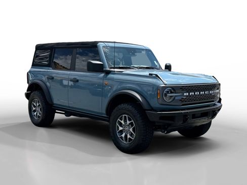 Used 2021 Ford Bronco Badlands image 7