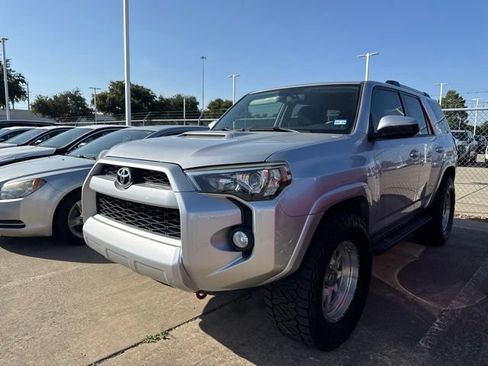 Used 2014 Toyota 4Runner Trail AWD/4WD image 2