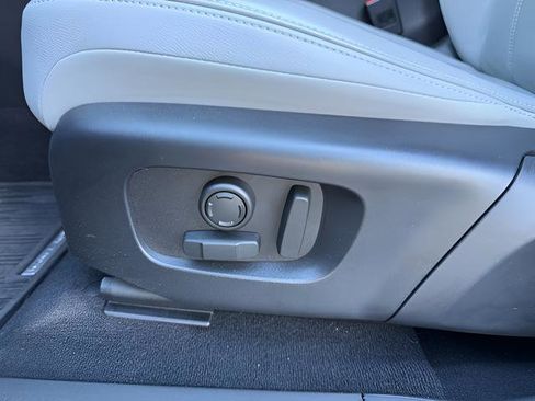 Certified 2025 Land Rover Range Rover Evoque S image 18