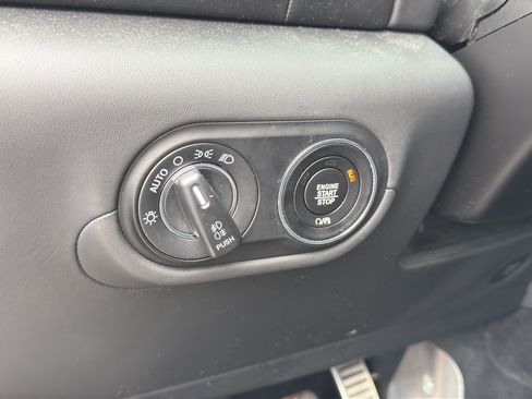 Used 2021 Maserati Levante Trofeo AWD/4WD image 14