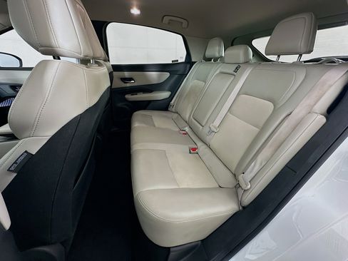 Used 2023 Nissan Ariya FWD image 27