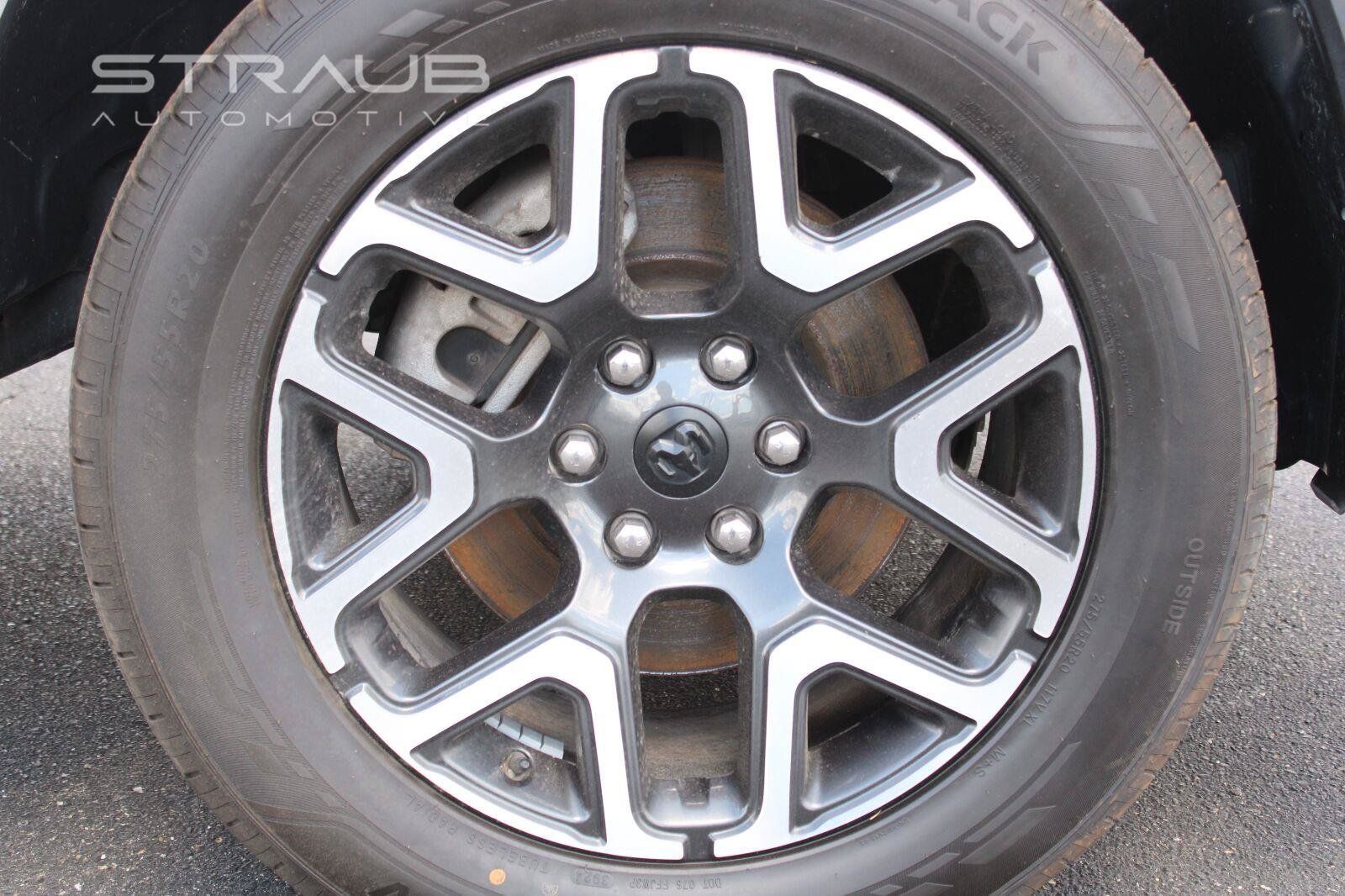Used 2025 RAM 1500 Laramie AWD/4WD image 11