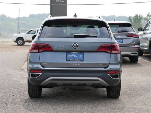 Certified 2024 Volkswagen Taos SEL image 6