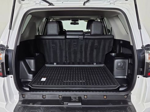 Used 2019 Toyota 4Runner TRD Off-Road Premium AWD/4WD image 11